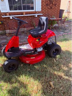 riding mower like new easy to get through back yard gate 30 inch cut