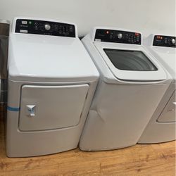 Frigidaire Washer And Dryer Combo 27”