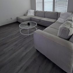  Sectional couch