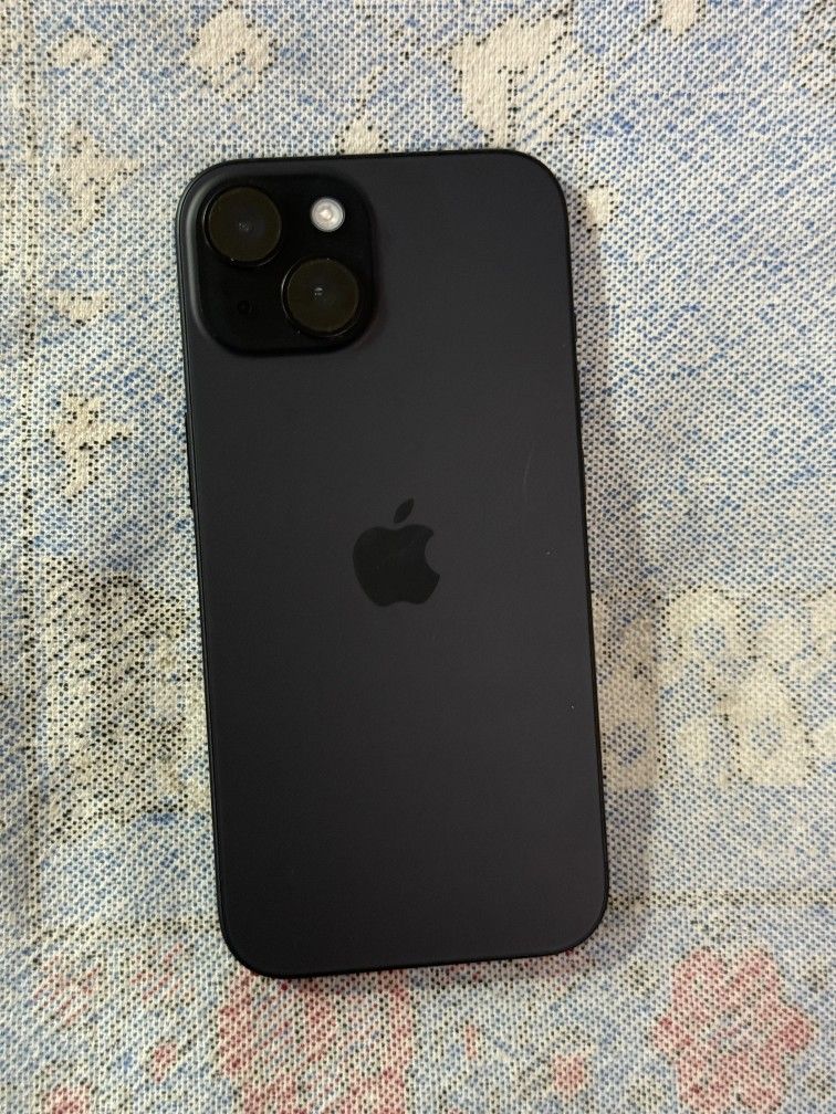 iPhone 15 128GB Unlocked ~ 98% Battery Health