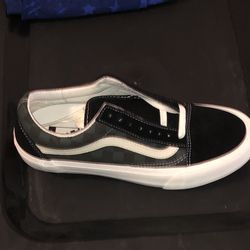 Vans Vault Size 8
