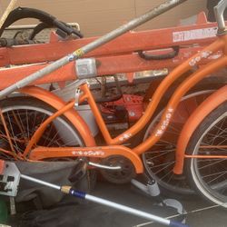 Lady’s Beach cruiser Needs A LIL TLC needs Tubes It Has Matching Rims Just Needs Tubes And A Seat $25