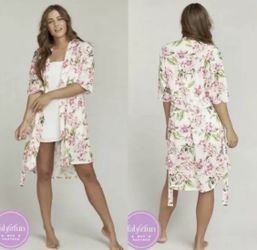 Me Your Mumu Brie Rose Floral Robe