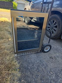 Danby Beverage Center Built In