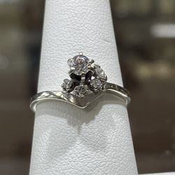 14kt White Gold 0.20 Carat Round Diamond Ring VS1 Quality 