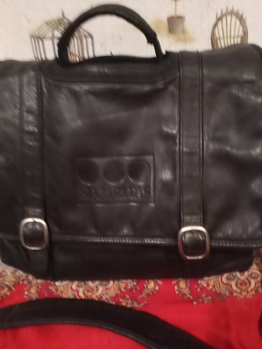 CANYON OUTBACK BLACK LEATHER BRIEFCASE BAG PORTABLE OFFICE BAG