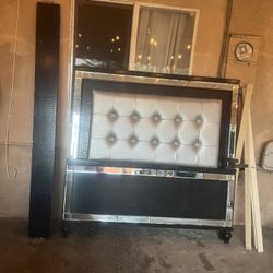 QUEEN SIZE BED FRAME 