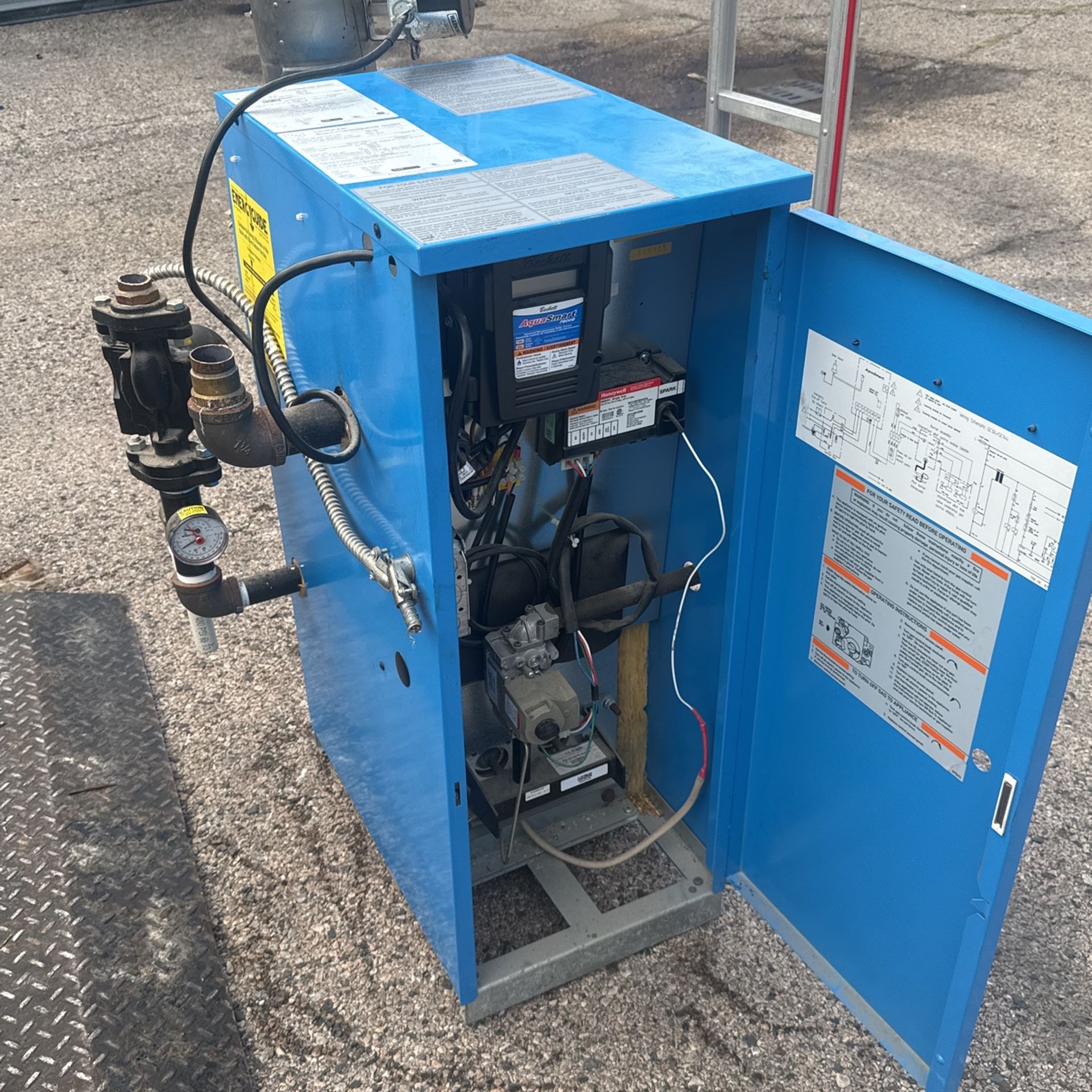 Budweiser Gas Boiler Is No Leaks Perfect Condition 74 K Btus 