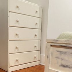 CUTIE! Dresser / Chest of 5 spacious drawers w/ Wooden Knobs Original Vintage Distressed Egg White Paint Shabby Chic Art Artisan Kitsch Whimsey