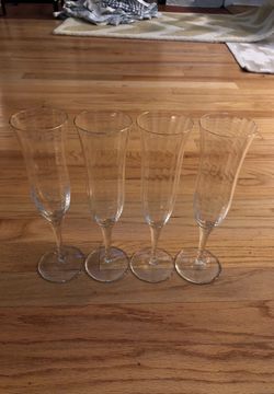 Gold Rimmed Fluted Champagne Glasses