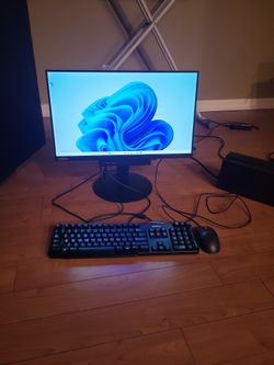 LENOVO M70q  AIO Computer