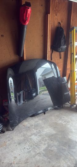 G35/G37 sedan hood/ right fender