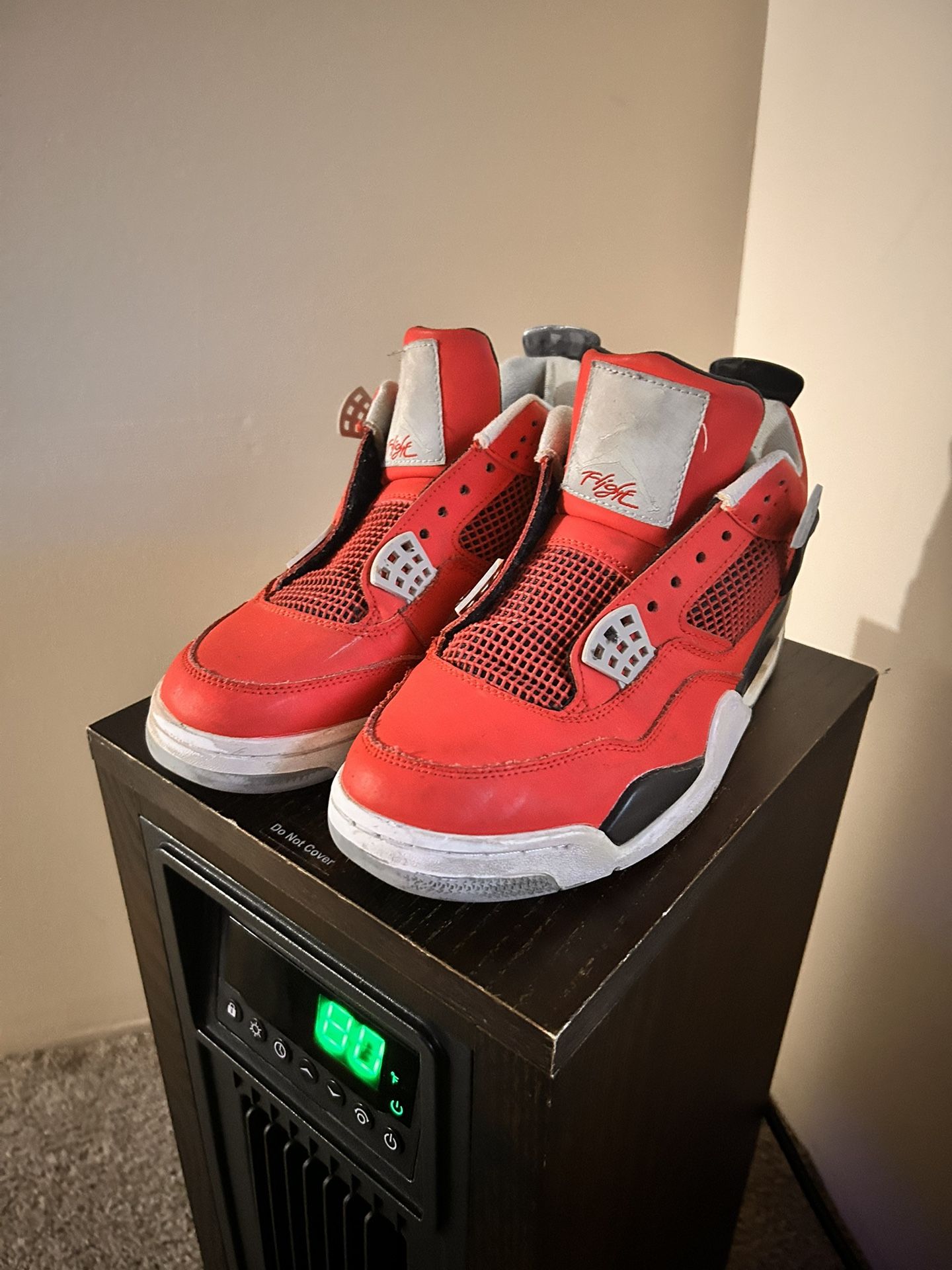 Jordan 4s Retro Toro Bravo