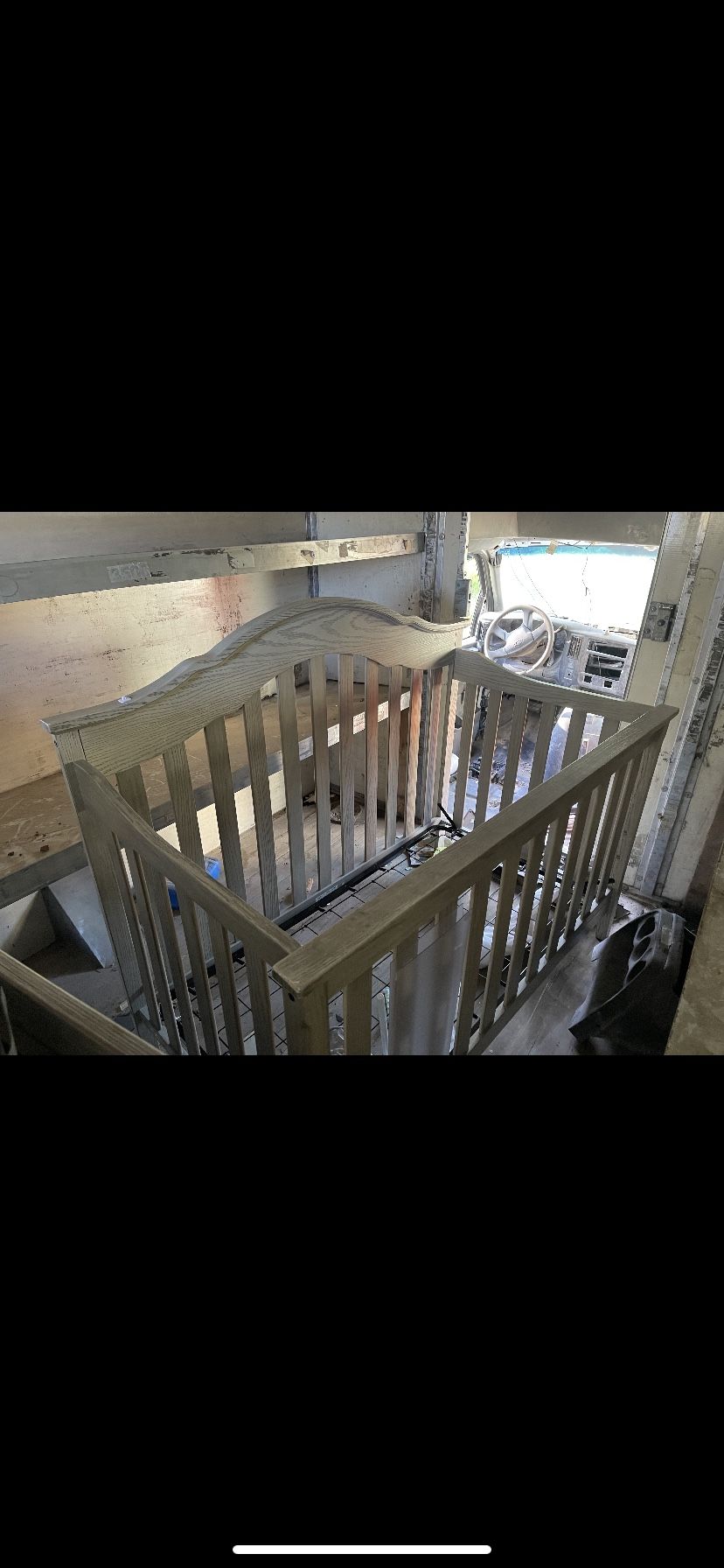 Crib With Matching Diaper Changing Table 