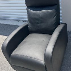 Black Sofa Recliner with Padded Seat and Backrest