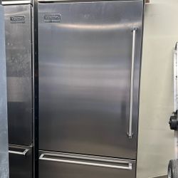 VIKING 36”WIDE BUILT IN BOTTOM FREEZER REFRIGERATOR 