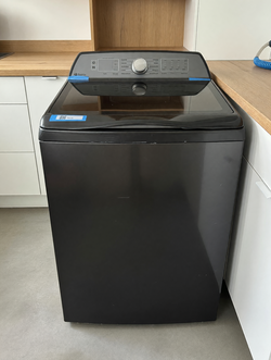 GE Profile 5.0 cu ft Washer and Dryer Set – Like New – East Point, GA