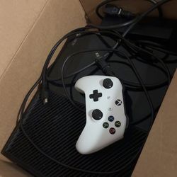 Microsoft Xbox One Black Console with White Controller and HDMI USB-A Cables