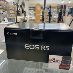 Canon R5 Mirrorless 45MP FF