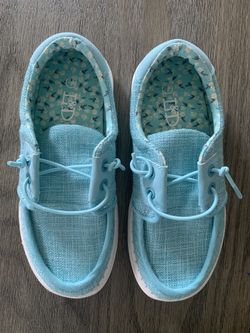 Girls shoes