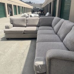 Sectional Couch *Delivery Available*