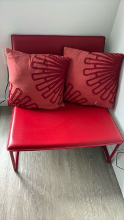 Mini red chair