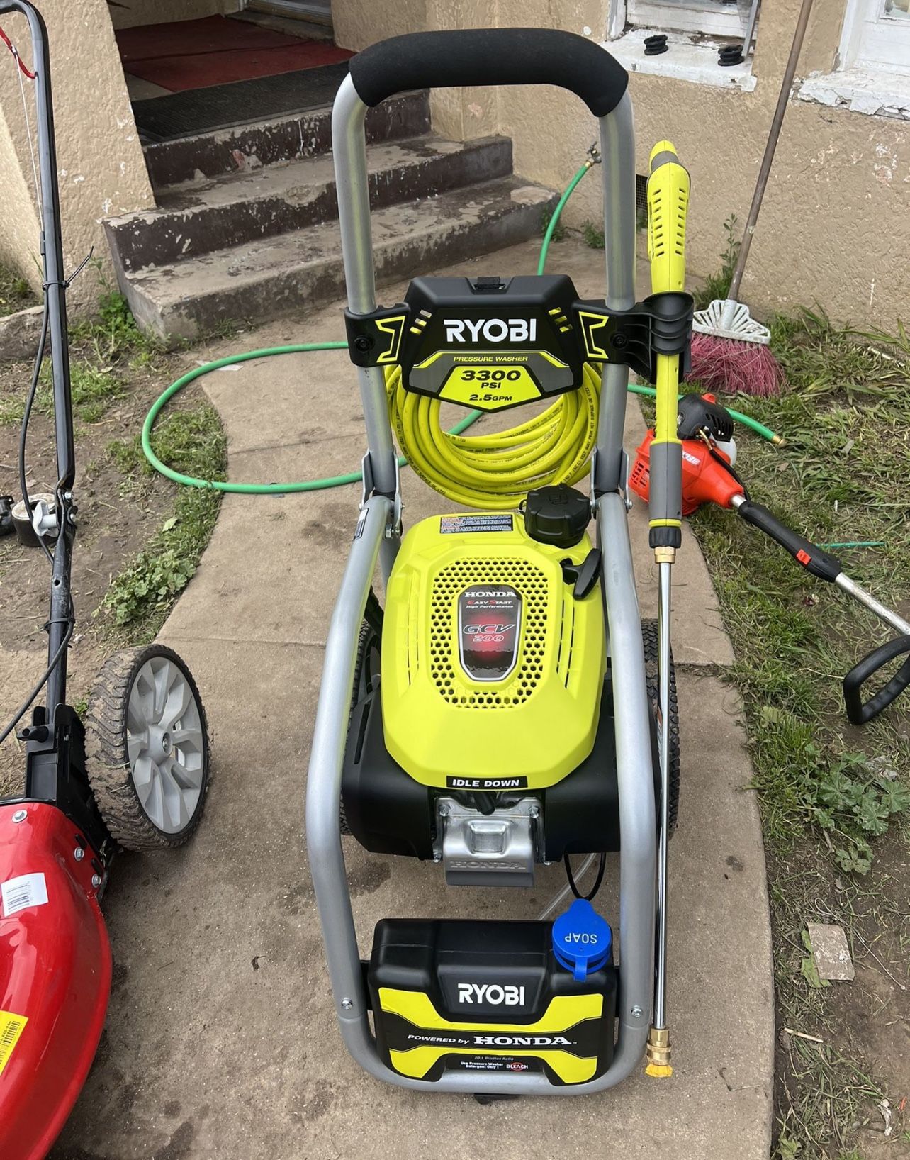 Best Seller RYOBI 3300 PSI 2.5 GPM Cold Gas Pressure Washer with Honda