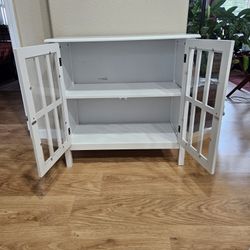 White Cabinet W/Glass Doors 