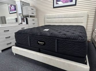 Bedroom set. Ask for price. 