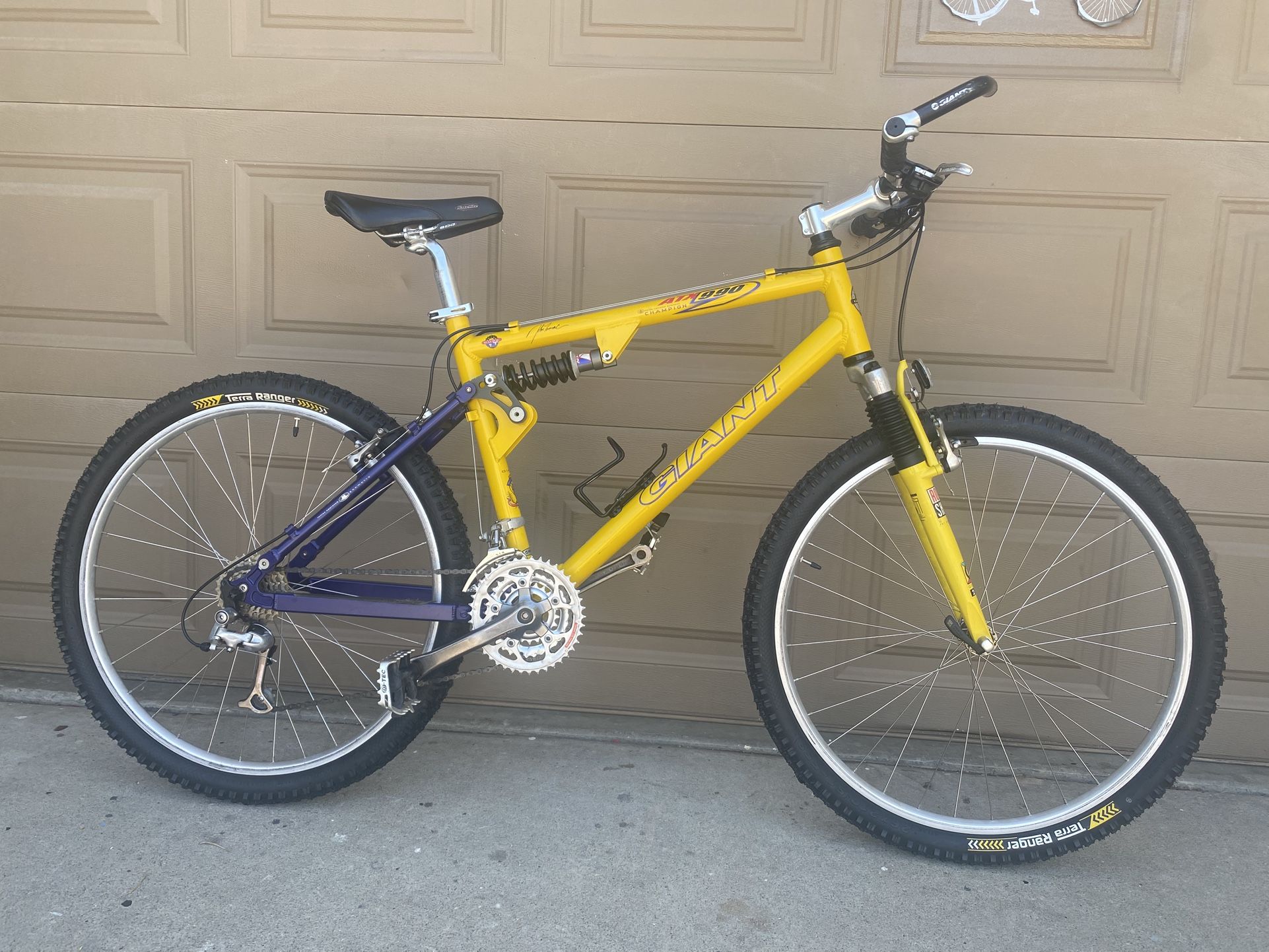 Giant Atx 990 Mountain Bike