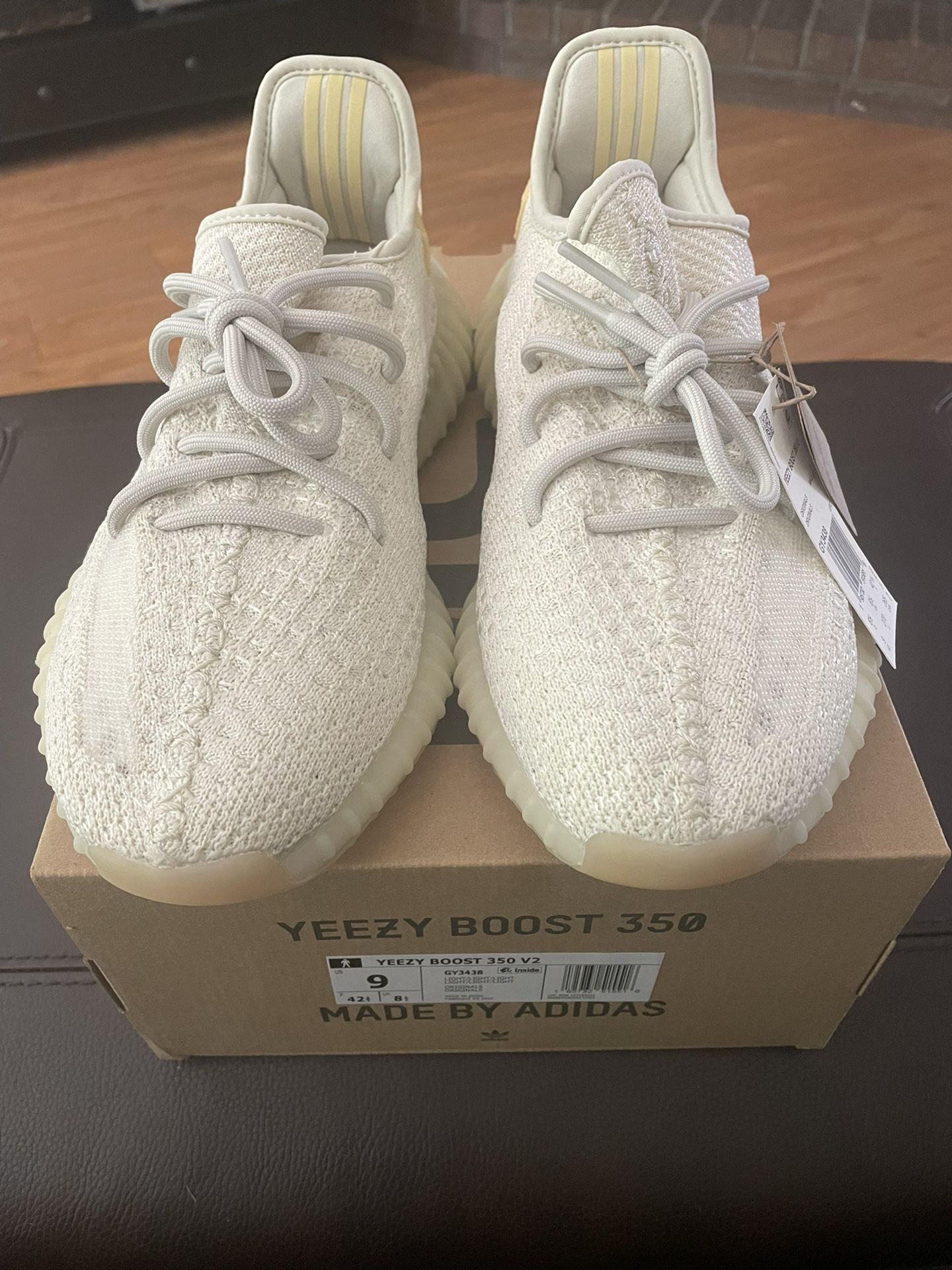 Adidas Yeezy Boost 350 V2 Light (Size: 9)