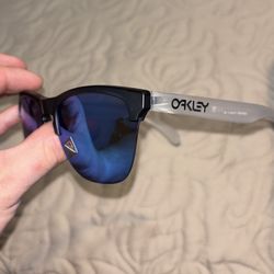Oakley Frogskins