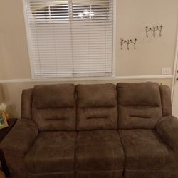  Manual Reclining Sofa