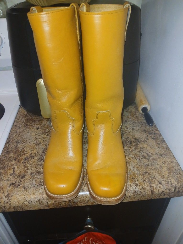 Vintage Sears 1970s Leather campus Boots.