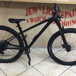 Specialized Fuse Sport 29” Trail Bicycle 