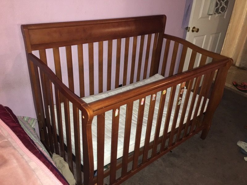 Graco baby crib