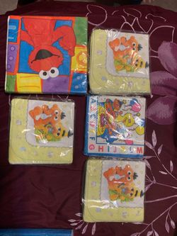 5 packs of Sesame Street napkins 3 beverage and 1 luncheon