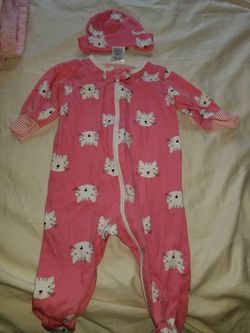 Baby onesies and hat