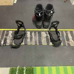 Burton Blunt Snowboard Package 157cm Board + Bindings + Size 13 Boots
