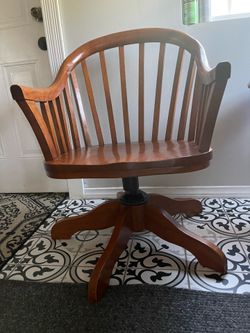 Desk chair