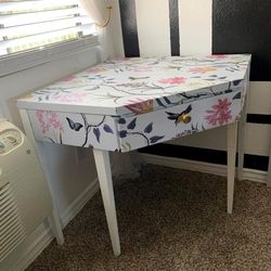 Corner Table 