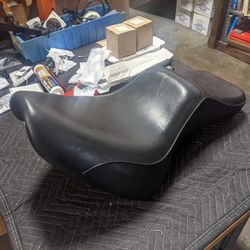 Harley-Davidson Touring Seat 