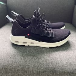 On Cloud Shoes women Size 8