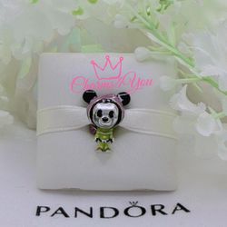 Adorable Charm 925 silver for Pandora moments bracelet.