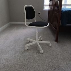 Children's Adjustable Swivel Chair