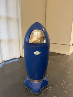Wesco Spaceboy Trash Can