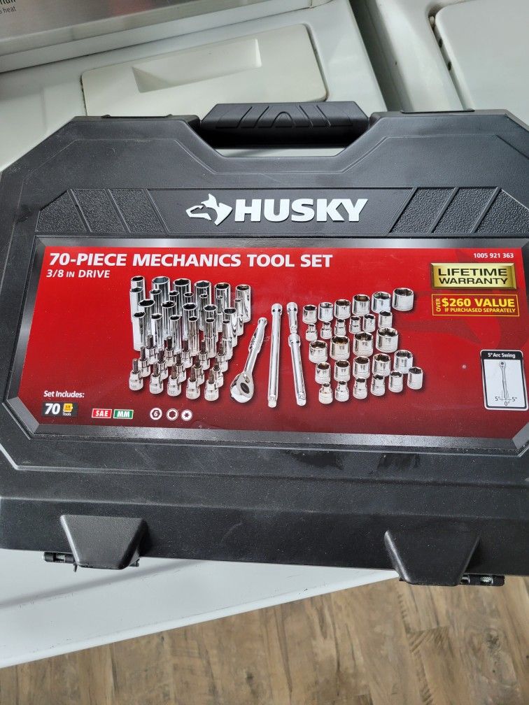 HUSKY 70 PIECE TOOL SET. BRAND NEW NEVER BEEN USED. 95.00