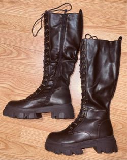 Women’s Size 7 Platform Boots