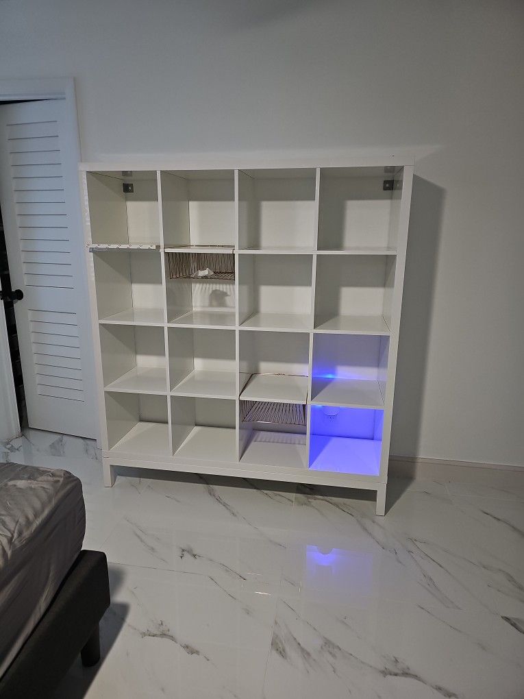 Ikea Shelving 4x4 (Glossy White)