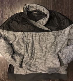 Womens North Face Pull Over Jacket- Size Large